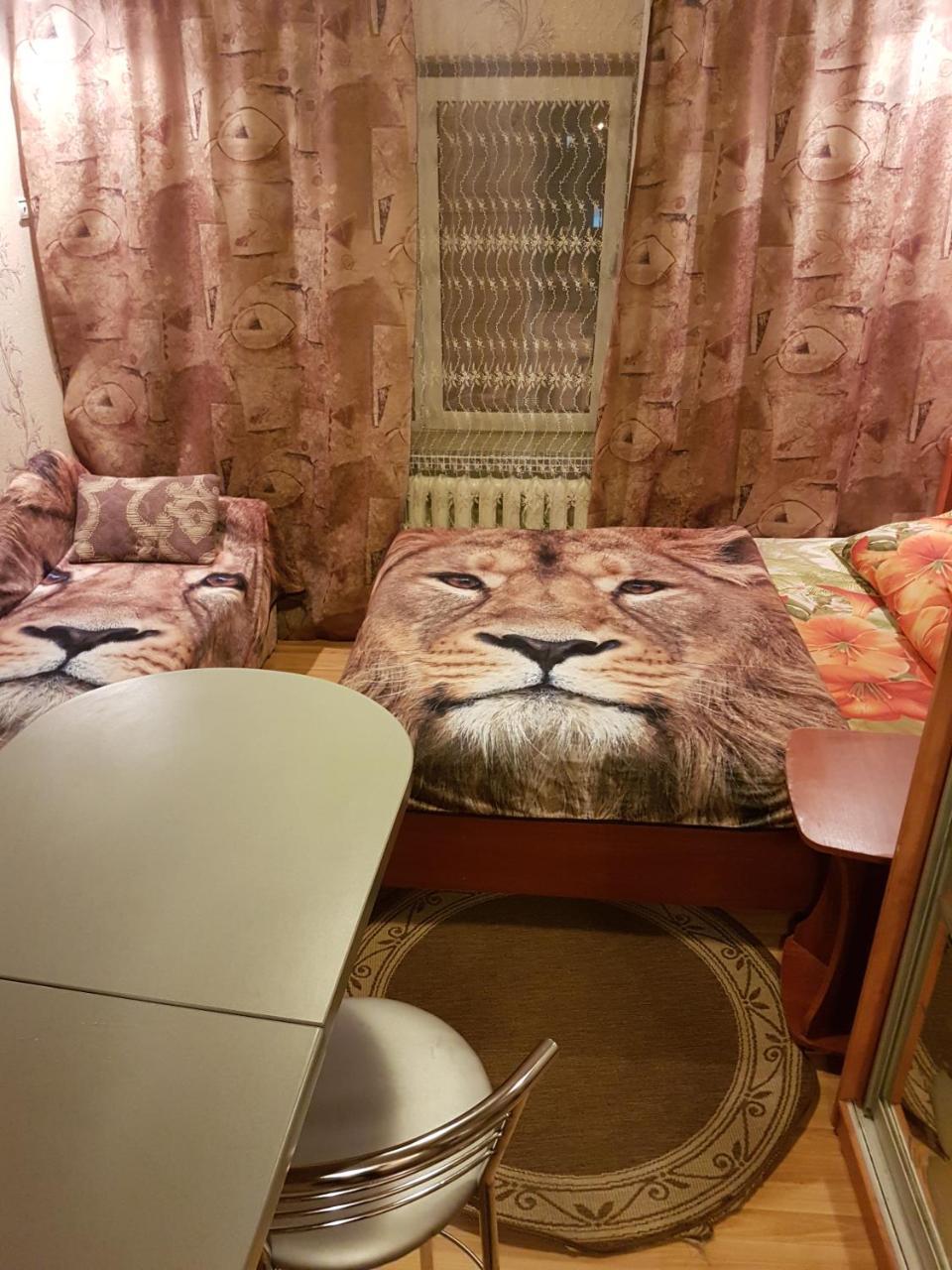House Hotel Apartments 3 Rivne Bagian luar foto