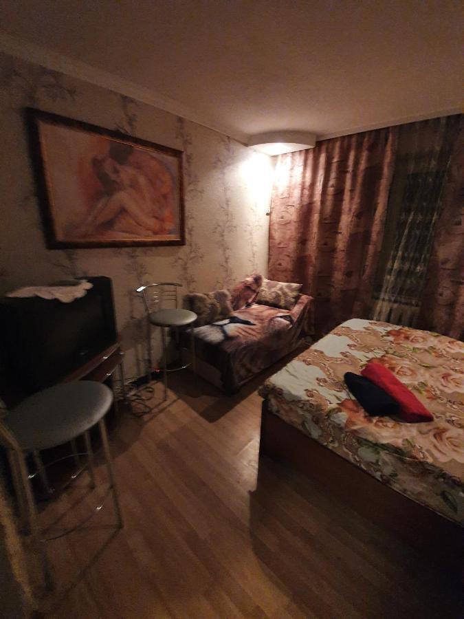 House Hotel Apartments 3 Rivne Bagian luar foto
